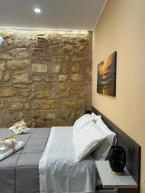 بيت ضيافة Kalgheros Luxury Rooms أغريجنتو